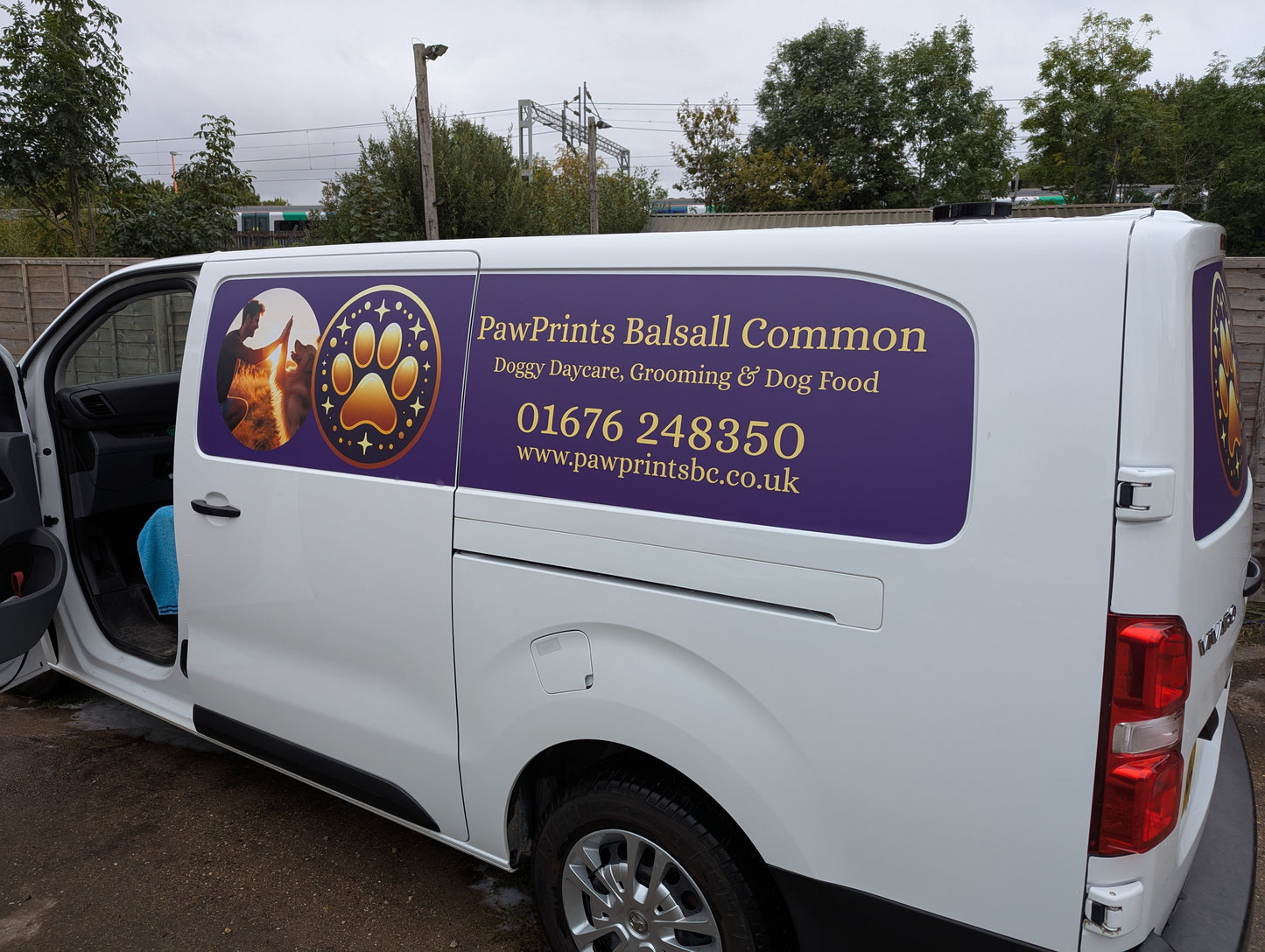 Magnetic van signs