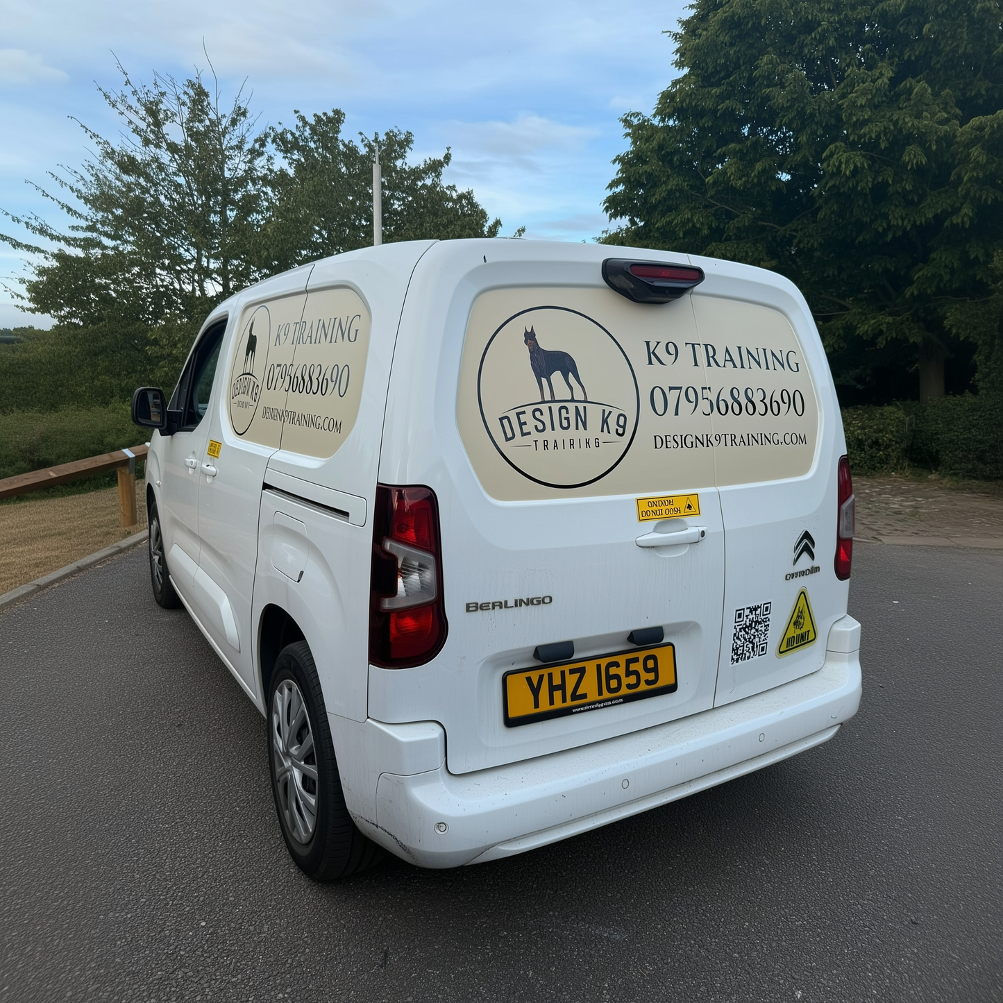 Magnetic van signs